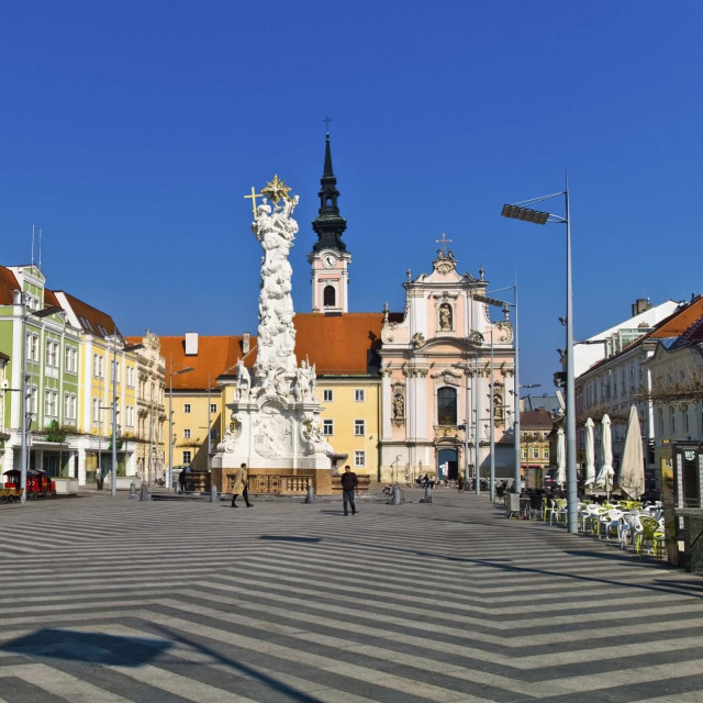 St. Pölten je glavni grad savezne države Donje Austrije, u kojem živi malo manje od 60.000 stanovnika