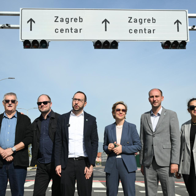 Luka Korlaet, Tomislav Tomašević, Danijela Dolenec, Matej Mišić
i suradnici na otvorenju Sarajevske
 
