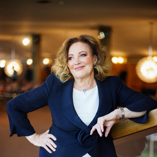 Tereza Kesovija