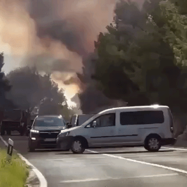 Buknuo je požar, na terenu su i dva kanadera