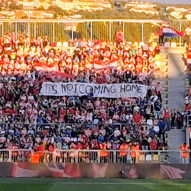 Transparent ”It‘s not coming home”