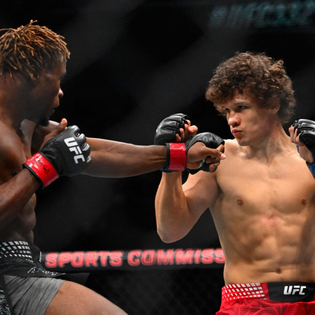 Ateba Gautier (lijevo) vs. Roman Kopilov (desno) | UFC 332