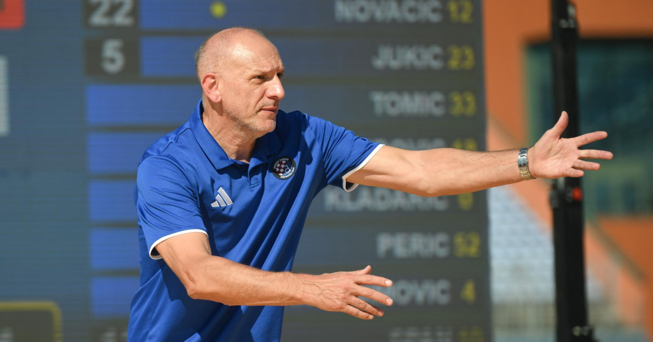 Dinamovi igrači pozirali s 11 pasa iz Dumovca za trajni dom