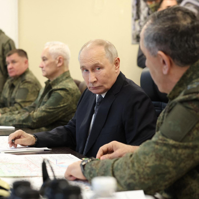 Putin s vojnim zapovjednicima