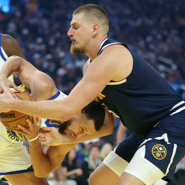 Nikola Jokić će sljedeće godine Stephu Curryju ‘oteti‘ status najbolje plaćenog igrača u NBA ligi