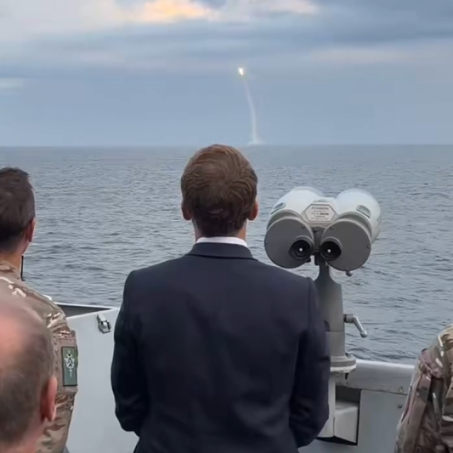 Macron gleda testiranje