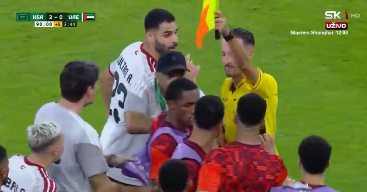 VIDEO: Dalić i hrvatska družina gledali su potpuni kaos! Igrač zaprijetio sucu, drugi ga odgurnuo...