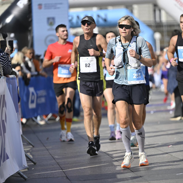 33. Zagrebacki maraton koji se održava u organizaciji Zagrebačkog atletskog saveza uz podršku Grada Zagreba.
 