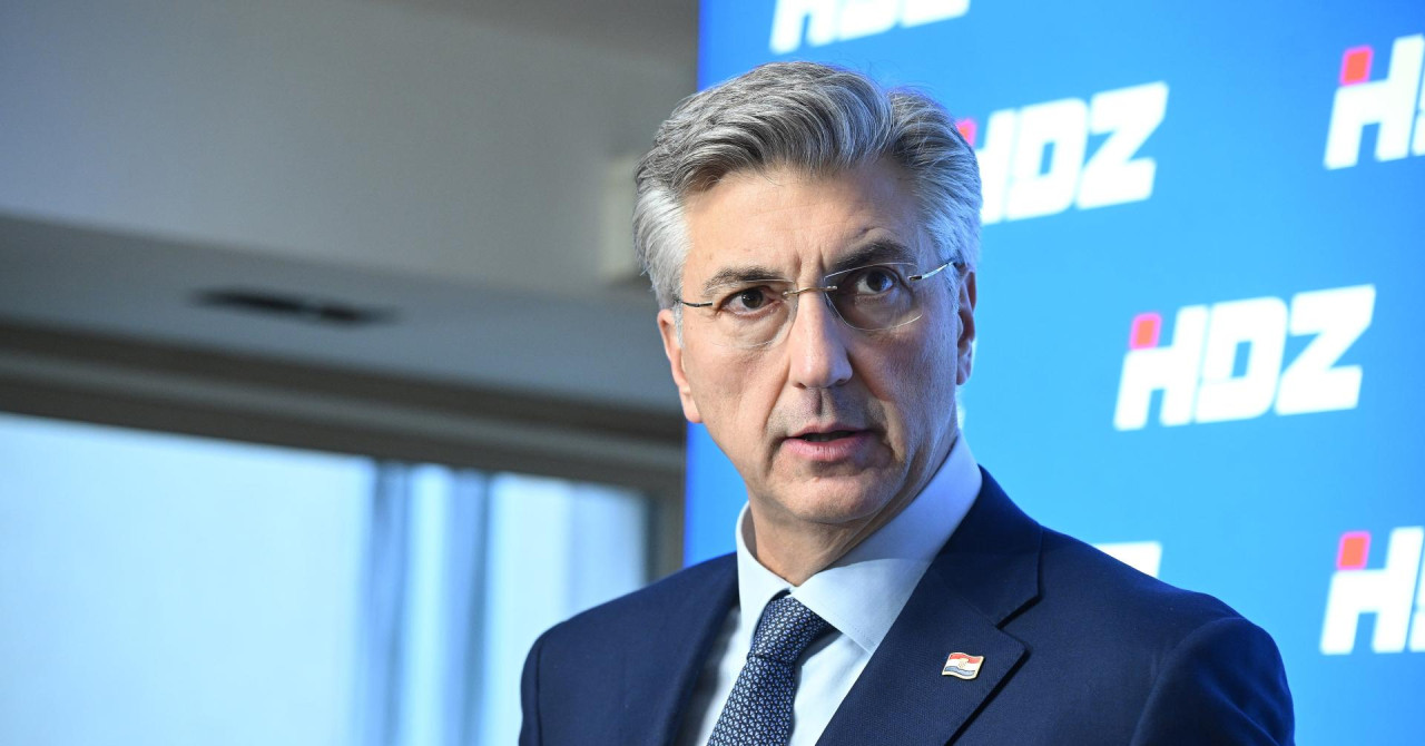 Snimka iz Baške Vode: HDZ-ovac glasao na znak vijećnice