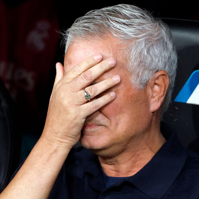 Jose Mourinho, ako je za vjerovati španjolskim medijima, ima velike probleme u svom drugom mandatu u Realu