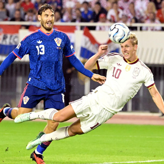 Nikola Vlašić i Dani Olmo na utakmici Hrvatske i Španjolske u Splitu