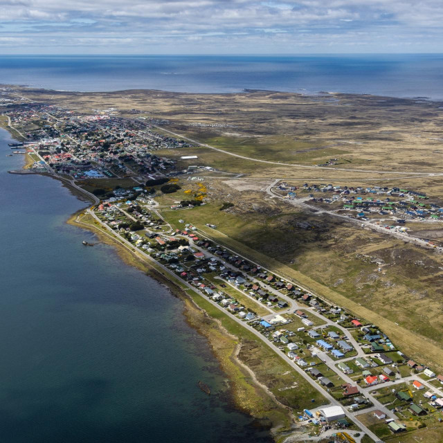 Pogled iz zraka na Stanley, glavni grad Falklandskog otočja