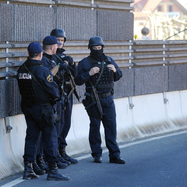Slovenska specijalna policija, ilustracija