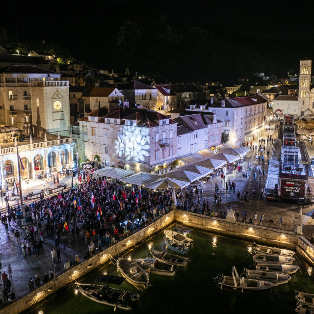 Tisuće gostiju i natjecatelja ponovno su došli na Hvar