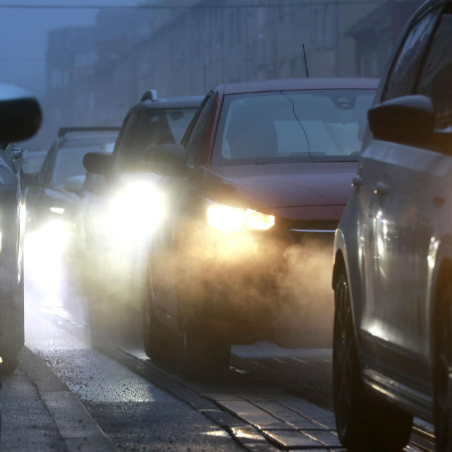 Smog i magla u gradu Zagrebu (ilustracija)