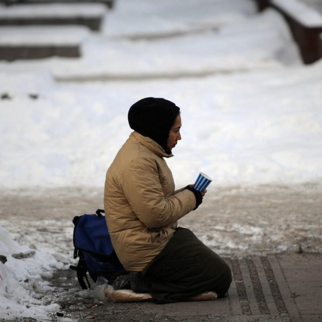 Prosjakinja na ulicama Helsinkija
