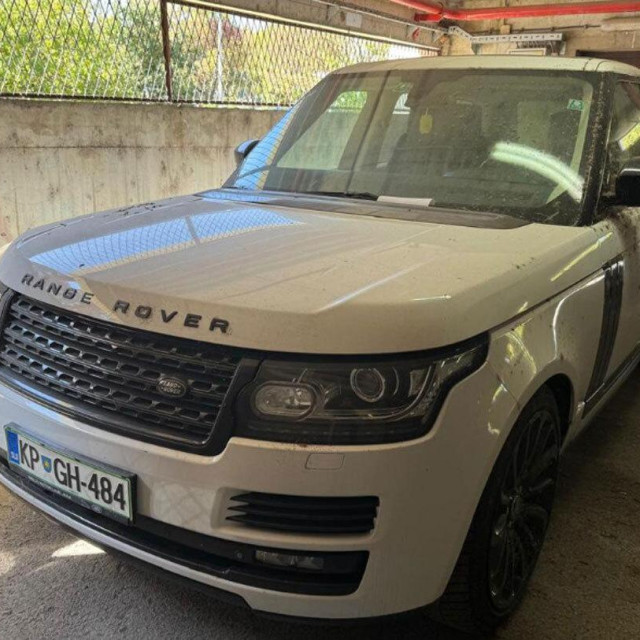 Najskuplje vozilo u ponudi je Land Rover Range Rover 4.4 SDV8, s početnom cijenom od 24.350,99 eura