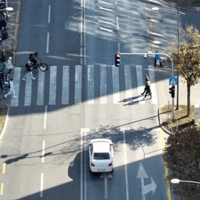 Policijski dron snima promet u Osijeku
