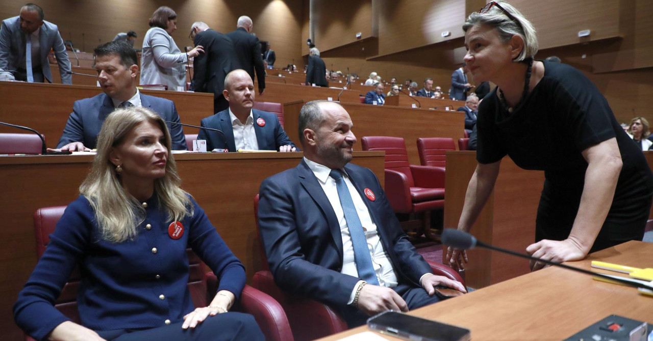 Sabor do dva ujutro o opozivu Plenkovića; HDZ najavio borbu do kraja mandata