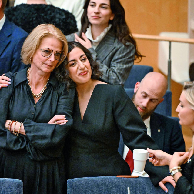 Ministrica financija Elisabeth Svantesson, čelnica Liberala Simona Mohamsson i čelnica Kršćanskih demokrata Ebba Busch na otvaranju novog saziva švedskog parlamenta 29. rujna 2026. u Stockholmu
