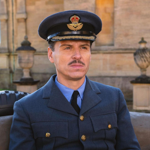 Andrew Scott, Pod pritiskom: Dan D