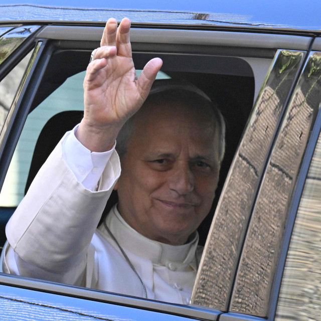 Papa Lav XIV.