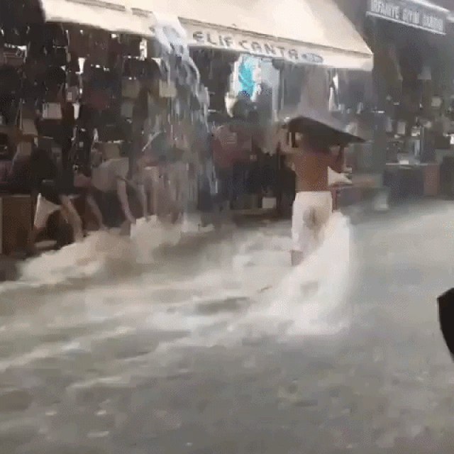 Totalni potop u Istanbulu