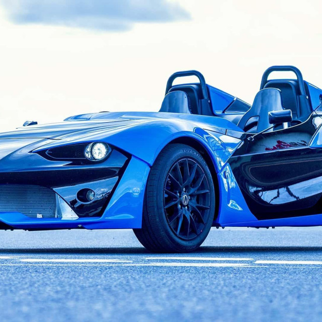 Zenos e10