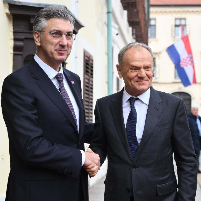 Andrej Plenković (desno) i Donald Tusk predvode vlade dviju država čije su ekonomije lani, uz Irsku, Cipar i Maltu, postigle najveći rast BDP-a u EU