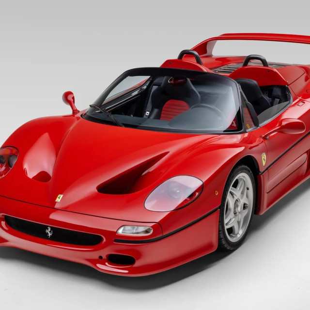 Ferrari F50 sa samo 171 km
