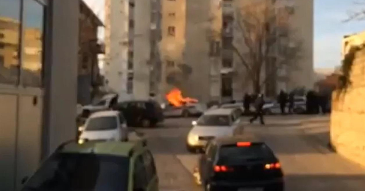 Huligan 2015. godine zapalio policijski automobil, osuđen je nakon 9 godine. A pogledajte samo kaznu...