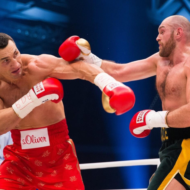 Vladimir Kličko (lijevo) vs. Tyson Fury (desno)