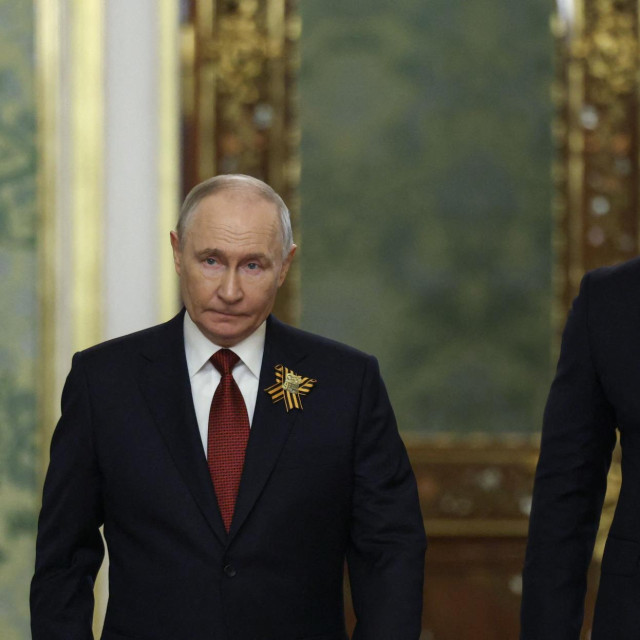 Vladimir Putin i Robert Fico snimljeni u Moskvi 9. svibnja 2026.