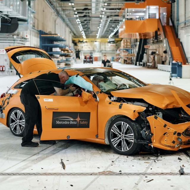 Crash test dva Mercedesa CLA