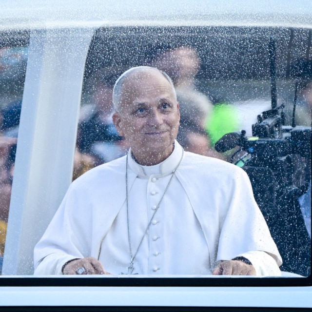 Papa Lav XIV.
