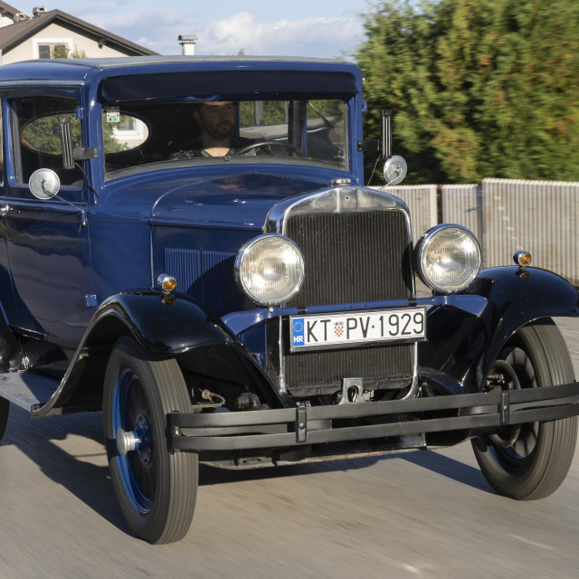 Plymouth model U