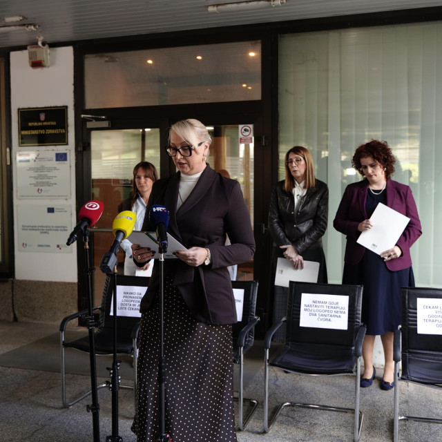 Predstavnici privatnih logopeda okupili su se ovog tjedna ispred Ministarstva zdravlja kako bi ukazali na probleme koje im je donio novi Zakon o logopedskoj djelatnosti