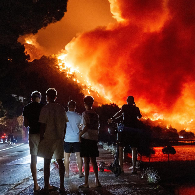 Veliki požar oko Omiša, arhivska snimka