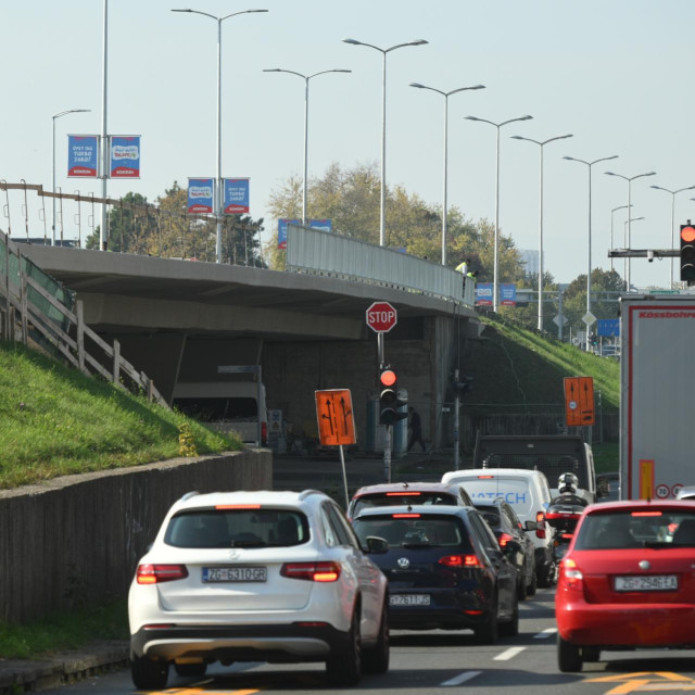 Nadvožnjak na križanju Selske ceste i Zagrebačke avenije