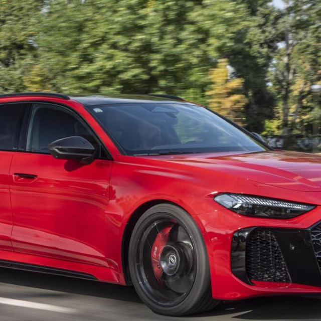 Audi RS 5 Avant
 