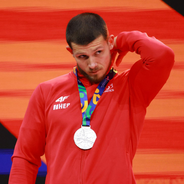 Illia Kovtun sa srebrom oko vrata