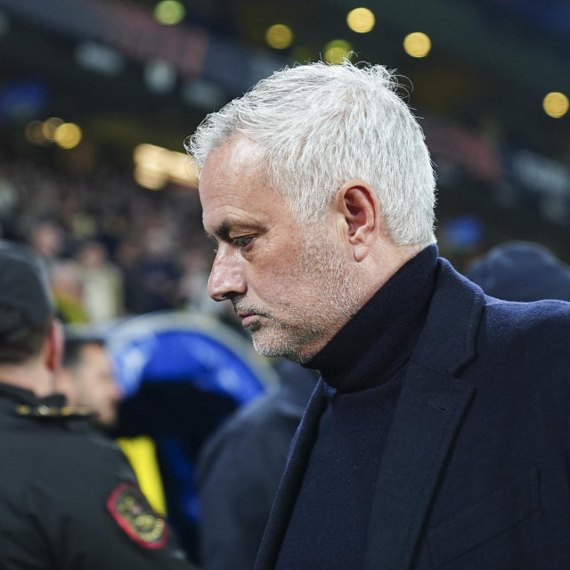 Iako je Barcelona imala ulogu favorita na svom Camp Nouu protiv Real Madrida, njen trener Hansi Flick morao je potpisati kapitulaciju pred svojim kolegom Joseom Mourinhom