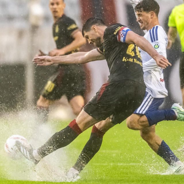 Scott Fraser McKenna u derbiju s Hajdukom na Poljudu