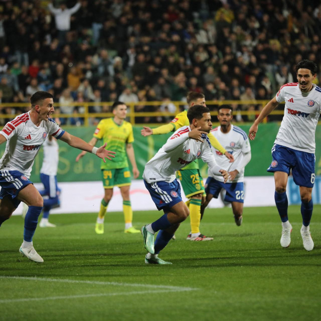 Slavlje igrača Hajduka nakon pogotka Fayada