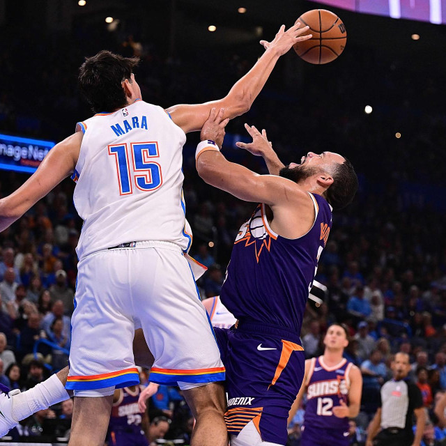 Dillon Brooks postigao je bizaran koš u porazu protiv Oklahome.