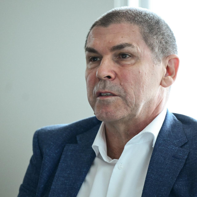 Teo Vujčić, novi predsjednik uprave tvrtke Studenac, održao je briefing za medije na temu trenutačnih aktualnosti u tvrtki