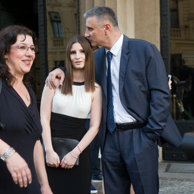  Lana Karamarko s ocem i majkom  