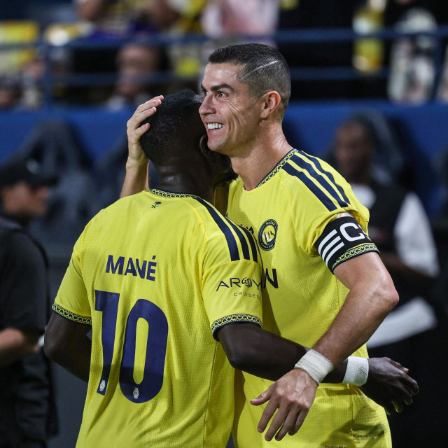 Al Nassrov portugalski napadač Cristiano Ronaldo slavi sa suigračem, senegalskim napadačem Sadiom Manéom