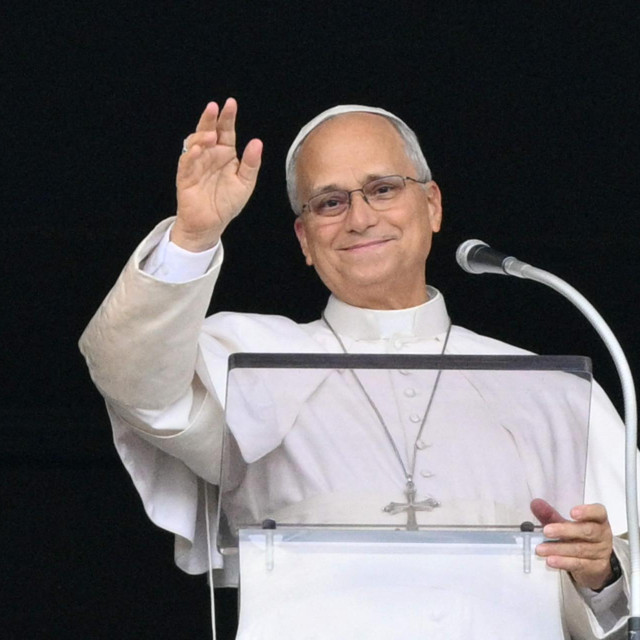 Papa Lav XIV.