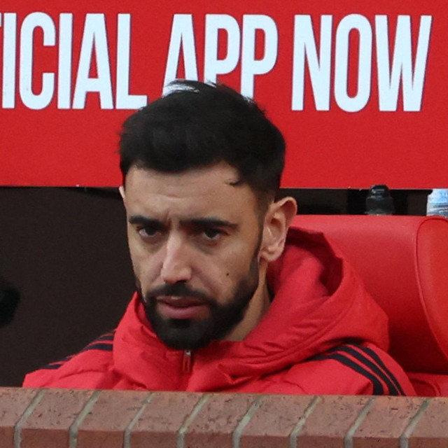 Nakon prošlotjednog ”hlađenja” na klupi protiv Bournemoutha, Bruno Fernandes trebao bi opet s kapetanskom vrpcom predvoditi United protiv Chelsea 